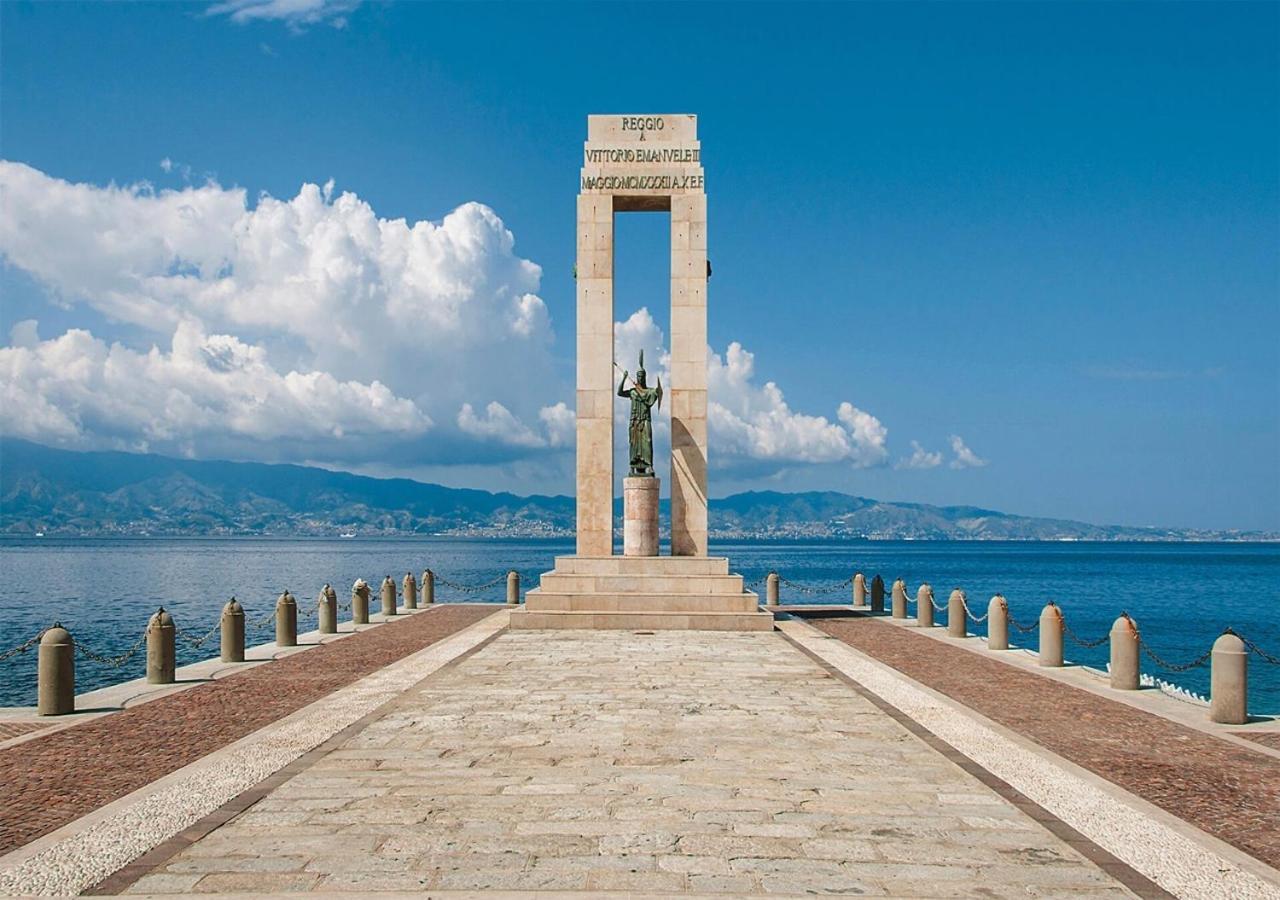 Xenia Luxury Rooms Reggio Calabria Exterior photo